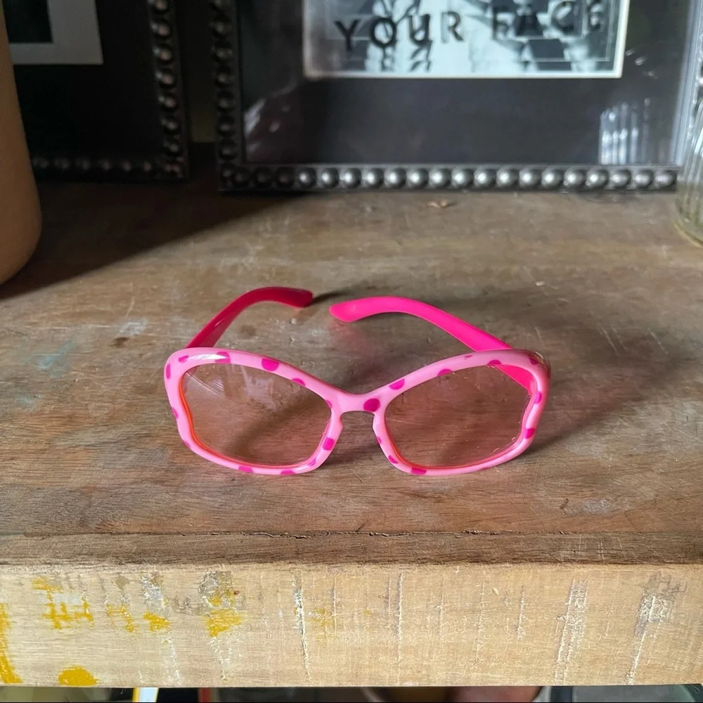 Sanrio girls kids Hello Kitty hot pink Barbie style sunglasses girl